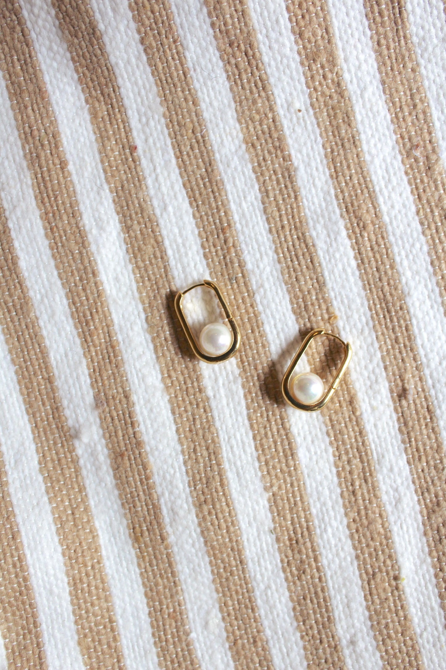 Idalia - Kai Pearl Paperclip Earrings - The Kemble Shop