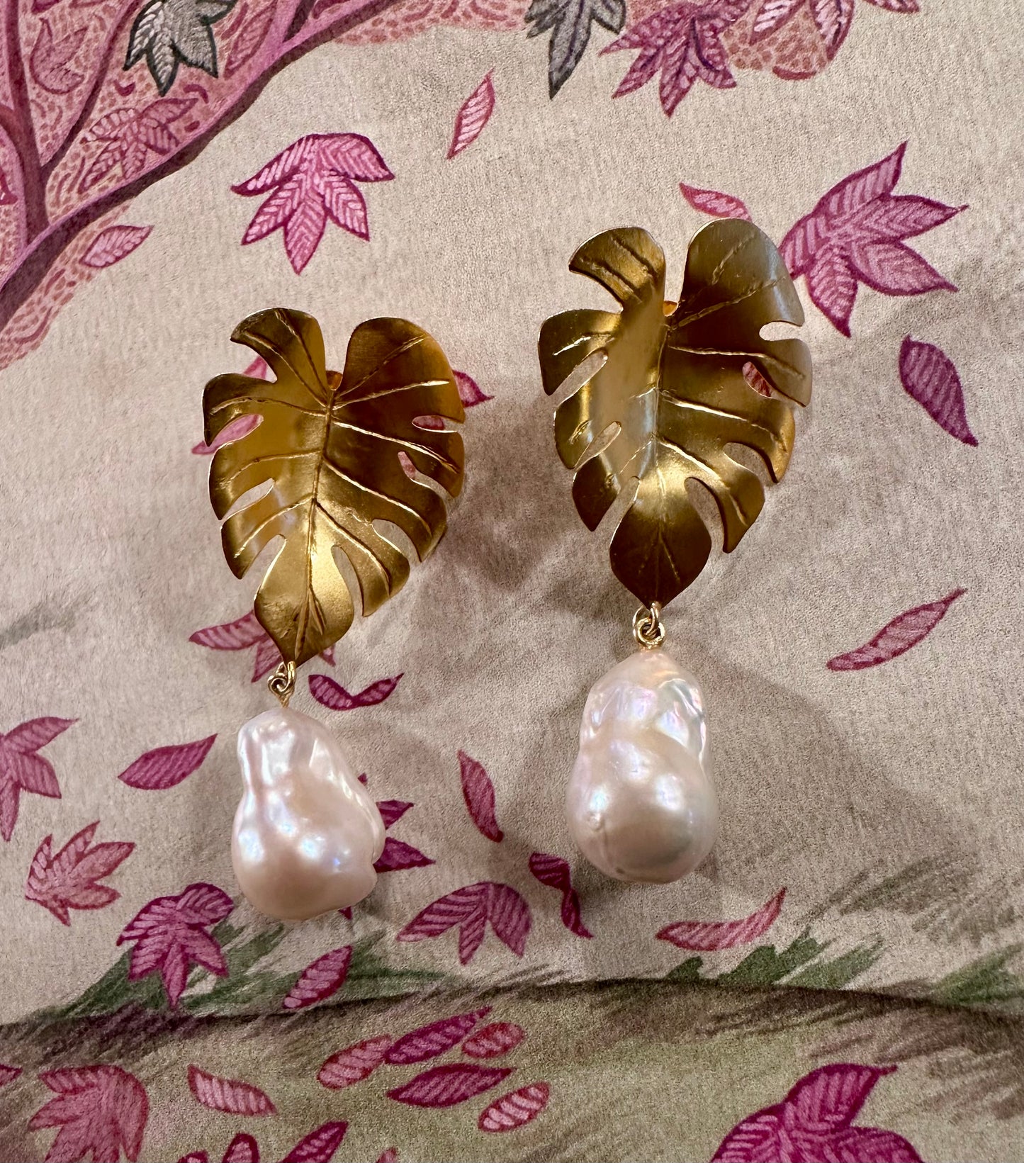 Vanessa Heaney Gold Leaf Pearls - The Kemble Shop