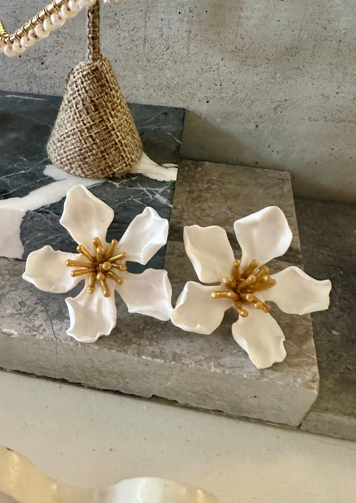 White J Gardenia Earrings - The Kemble Shop