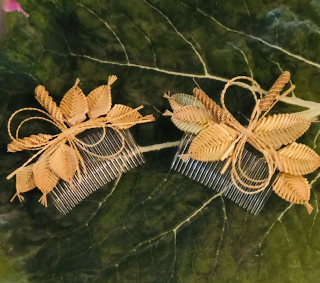 Handmade Wild Straw Flower Combs - The Kemble Shop