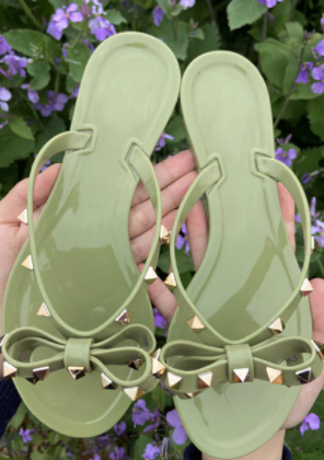 Dizzy jelly sandals sales
