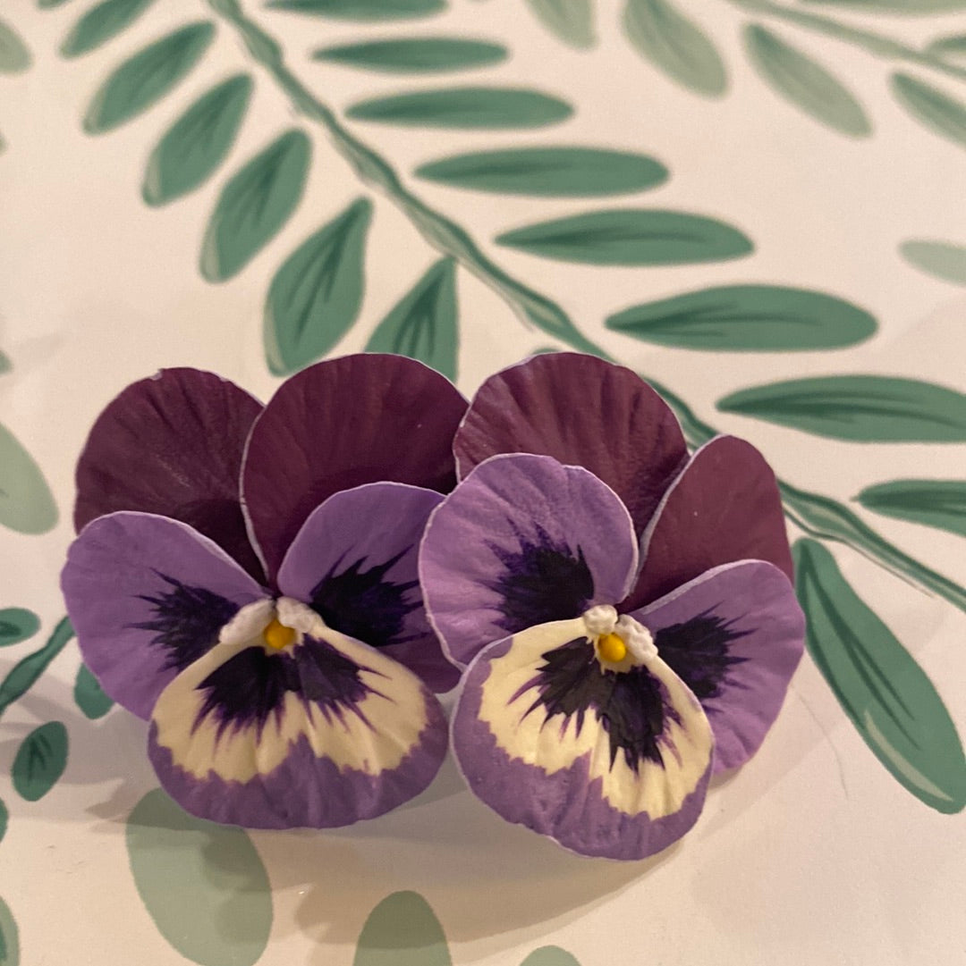 Medium Lavender Garden Pansy Earring - The Kemble Shop